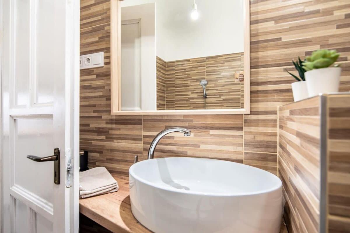 Convenient Apartment At Gastro Driven Location Budapest Kültér fotó